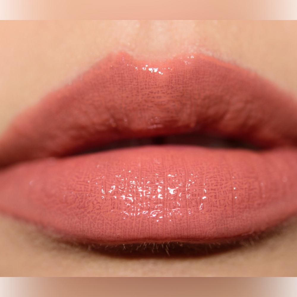 MAC LUST LIPGLASS. NEW IN BOX. - Picture 2 of 14